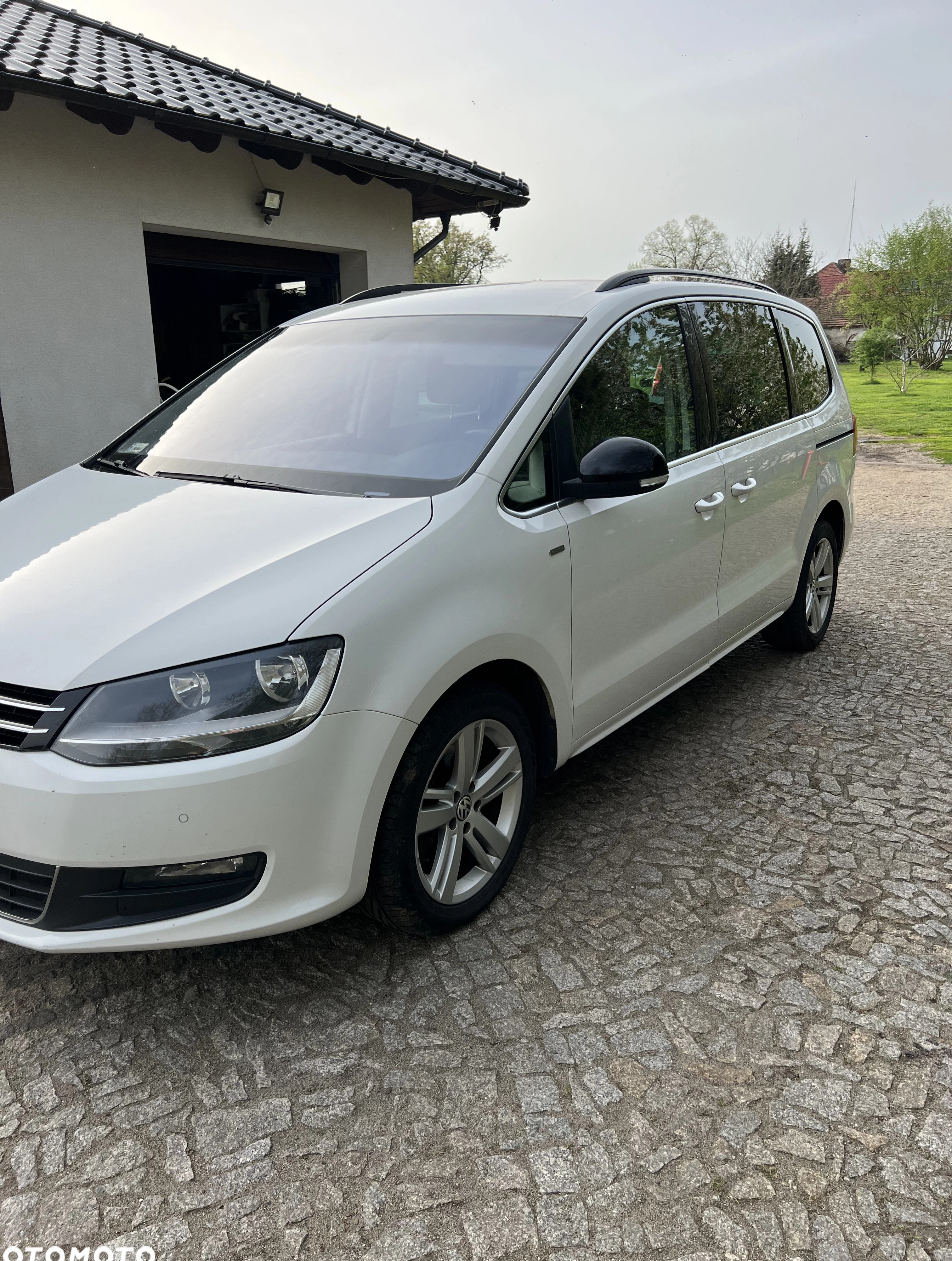 Volkswagen Sharan cena 39000 przebieg: 340000, rok produkcji 2012 z Dąbie małe 781